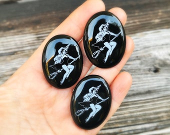 Witch cabochon, engraved stone, engraved cabochon, witchy jewelry, witchy pendant, onyx cabochon, large cabochon