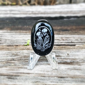 Skull cabochon, tarot cabochon, skull jewelry, tarot jewelry, skull pendant, tarot pendant, onyx cabochon, engraved cabochon, wire wrapping image 2