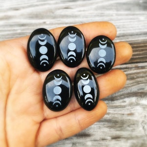 Wholesale moon phases onyx cabochons, moon phases cabochons, engraved cabochons, moon phases jewelry, moon phases pendant, onyx cabochons