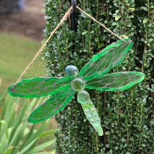 Large Dragonfly suncatcher, stained glass dragonfly, dragonfly decor, dragonfly glass, gift for gardener, stained glass decor