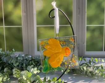 Daffodil suncatcher, Spring flowers suncatcher, Fused glass flower suncatcher