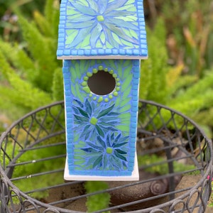 Mosaik-Vogelhaus, blaues Vogelhaus, dekoratives Vogelhaus, funktionales Vogelhaus, handgefertigtes Vogelhaus