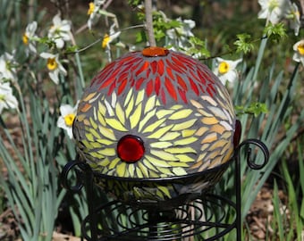 Stained Glass Mosaic Gazing Ball, Flower Garden Art Sculpture