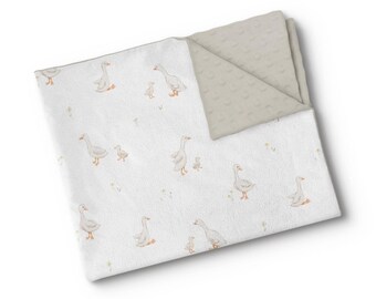 Personalisierte Babydecke aus Minky-Stoff – gestickter Name – individuell angefertigt – hergestellt in Quebec – geschlechtsneutrale Gans