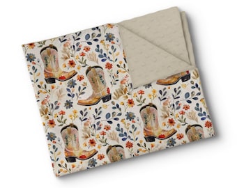 Personalisierte Babydecke aus Minky-Stoff – gestickter Name – individuell angefertigt – hergestellt in Quebec – florales Aquarellmotiv mit Cowboy-Stiefeln und Westernblumen