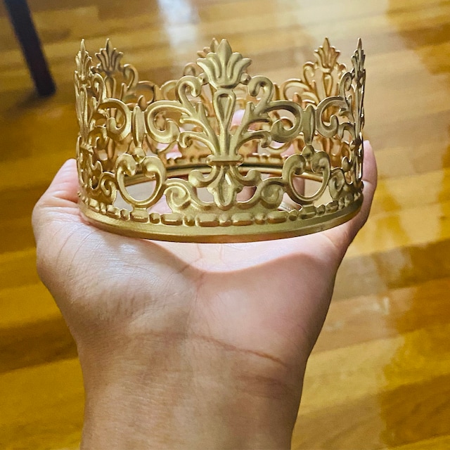 find a crown cake topper for your wedding cake by TheQueenofCrowns
