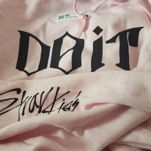 Do It Stray Kidsファンパーカー、ピンクのKポップファングッズ、SKZ