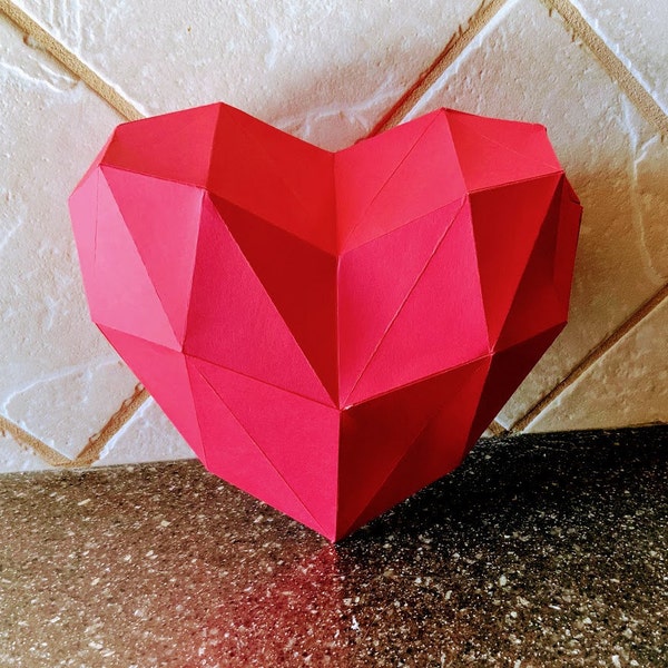 Low Poly Heart Papercraft – DIY Valentine's Day Gift (PDF & SVG) - Etsy