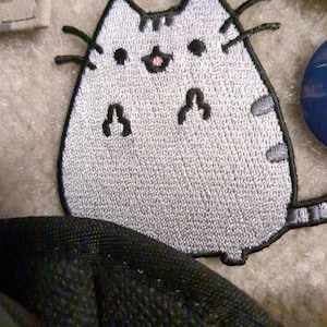 Urbanski Patch Gatto carino con pelo marrone e bianco toppa