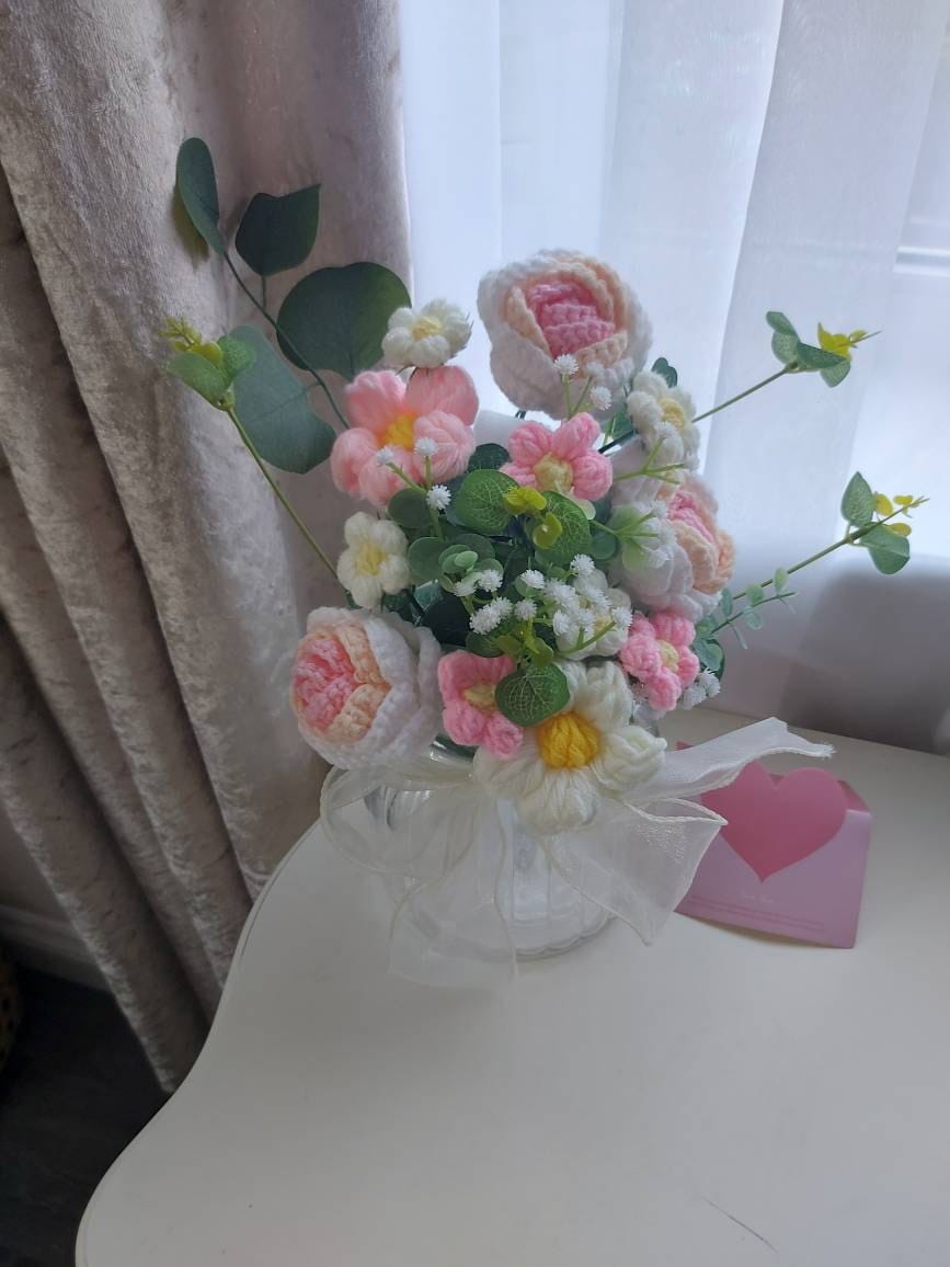 Handmade Crochet Bouquet, Bouquet for Anniversary/Birthday, Valentine&#39;s Day crochet Bouquet, Halloween gifts, Gifts for mom