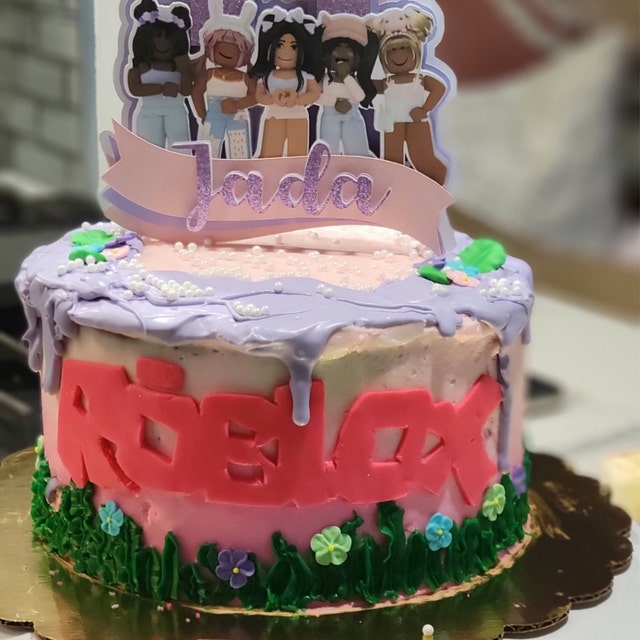 EatsDelicious - Roblox (Slender Girl) Themed Cake and