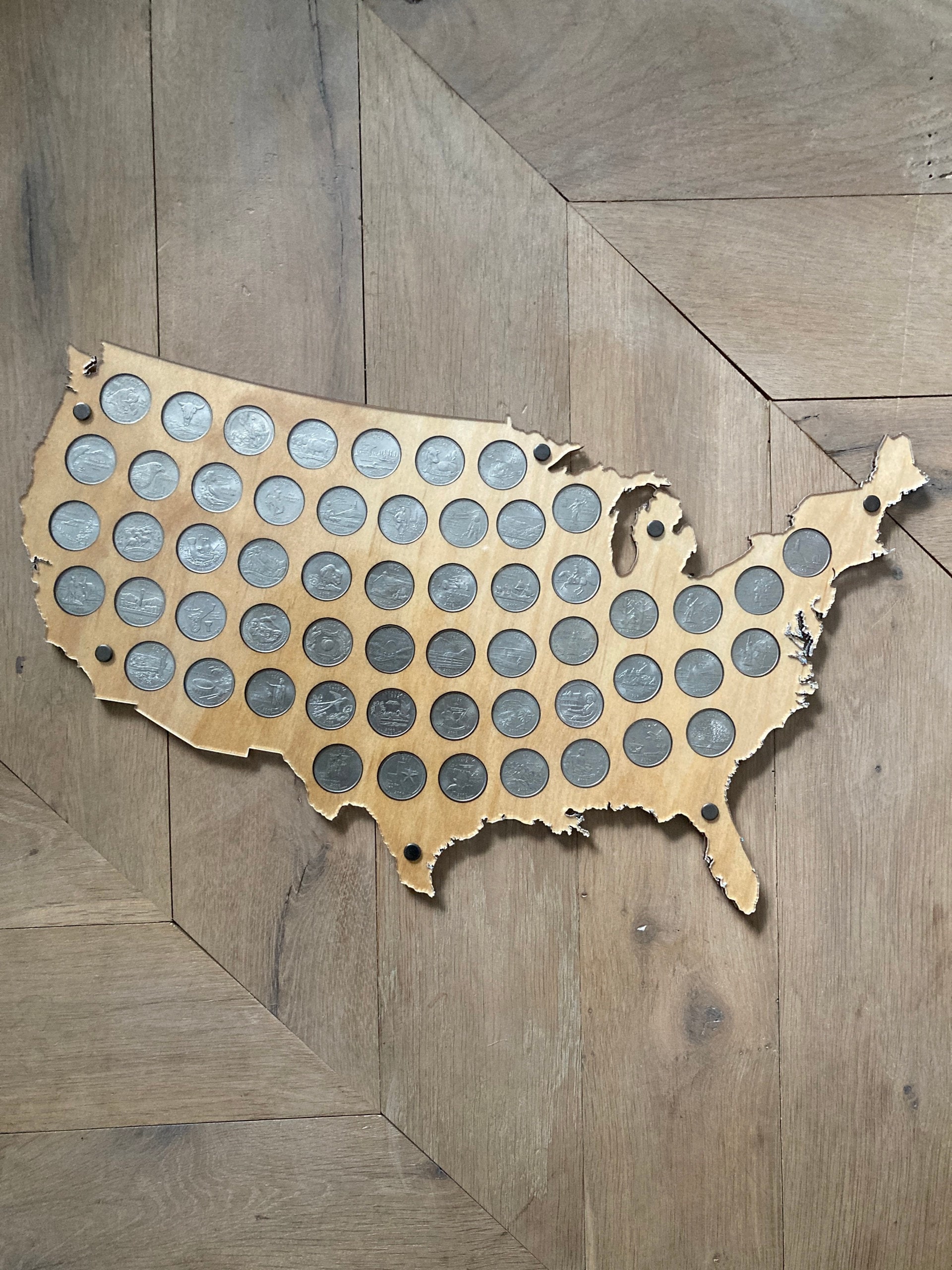 The US 50 State Quarter coin holder (for 50 or 56 coins), Wooden Map Display