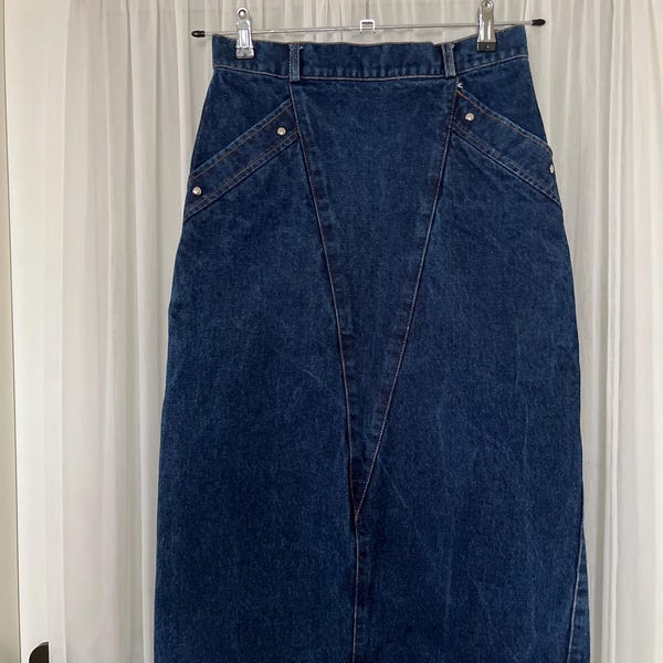 Classic Denim Sculpted Silke Skirt in Classic Blue