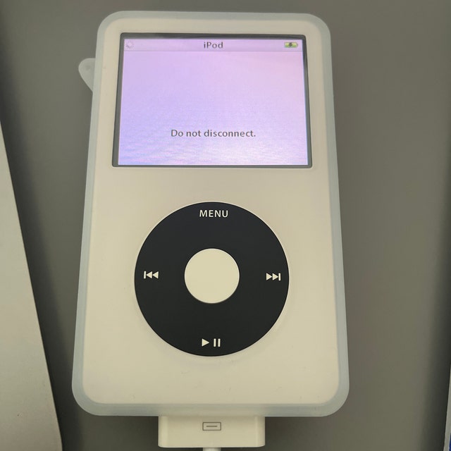Apple iPod Classic - 第 5 世代、ホワイト + ブラック (3000 mAh