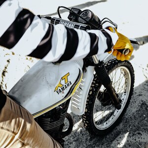 Yamaha Style Yellow Racing Stripe Motorcycle Crossbar Pad – Vintage Look Handlebar Pad