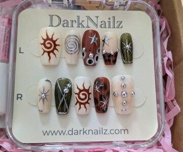 Custom Pink And Red Centipede Press On Nails, Gothic Punk Rock Goth Horror Silver Chrome White Fake Nails