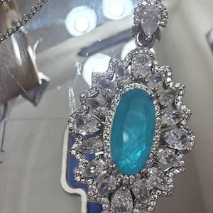 オーシャンブルーの天然パライバトルマリンネックレスペンダント、驚く 