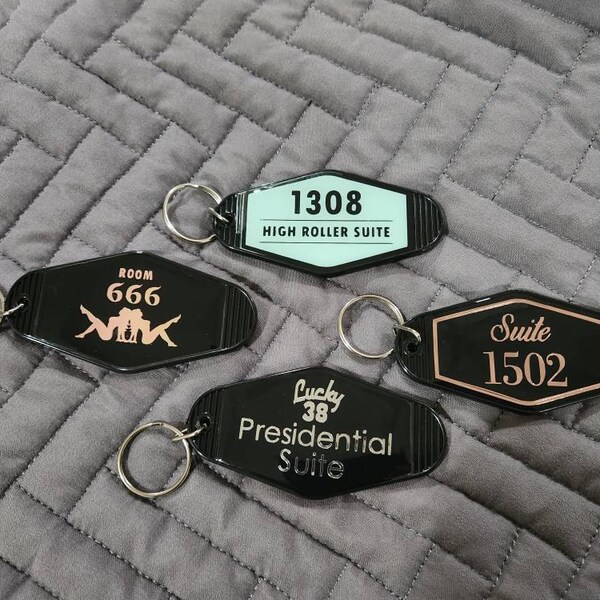 Customizable Fallout Nuka-world Keychain - Etsy