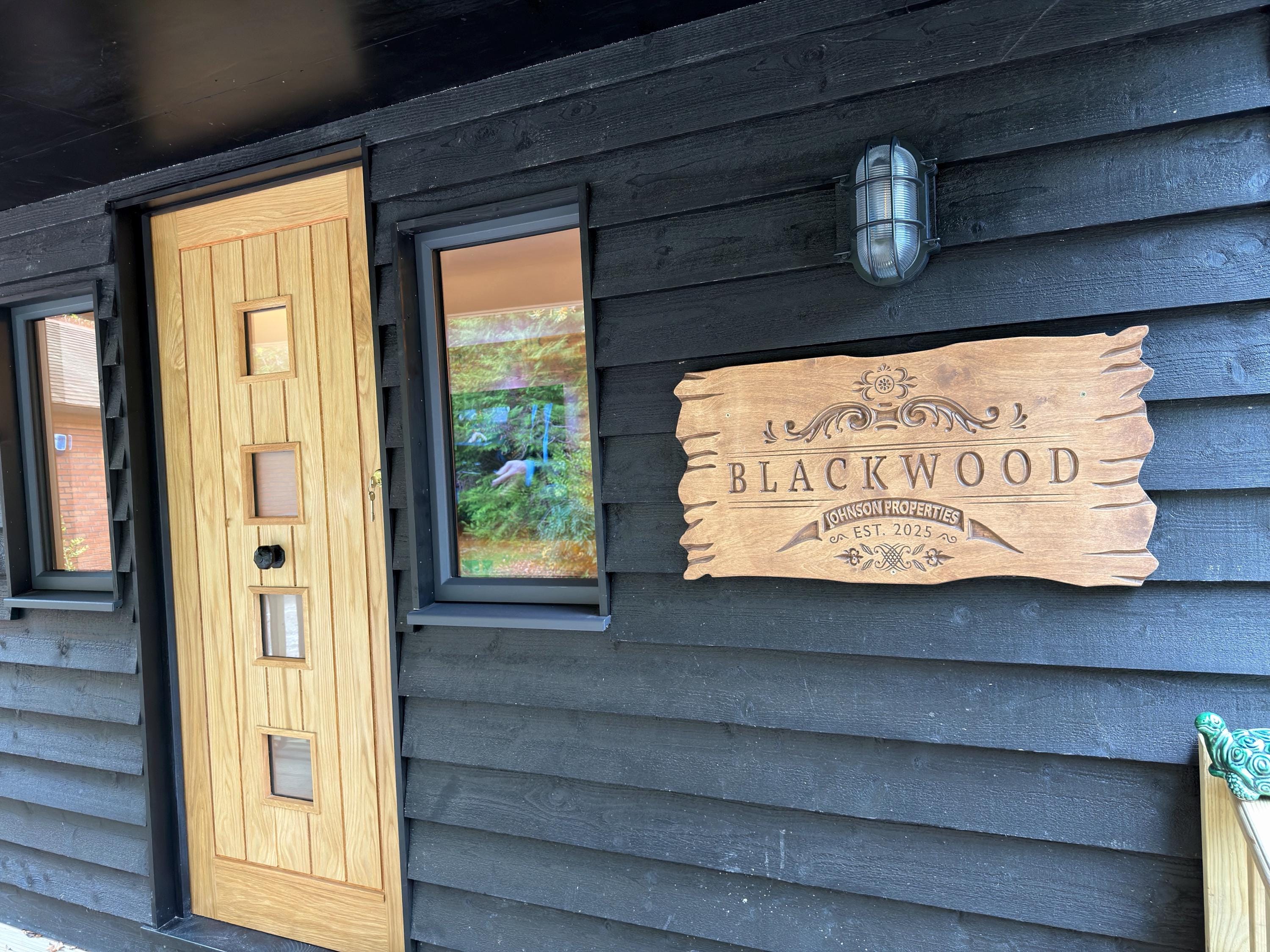 Personalized Wooden Family Name Sign, Custom Carved Sign, Wood Home Decor, Housewarming Gift, Outdoor Sign, Retro House Decor, Cabin Decor