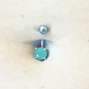 Sieraden Lichaamssieraden Buikringen Semi Precious Jade Stone in a Surgical Steel Prong Setting  Womens Gift Belly Ring 