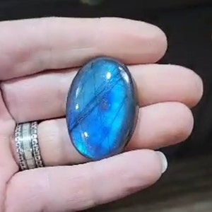 Natural Blue Star Sapphire Loose Stone - 15.50 Ct, Oval Cabochon, Six-Ray Star, 16.15x12.11x7.06 Mm