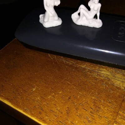 Tiny FEMALE NUDE Artist's Model Statue Art Museum White Sculpture