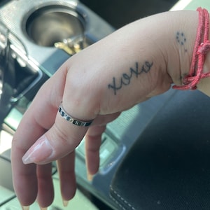 Elisiya added a photo of their purchase
