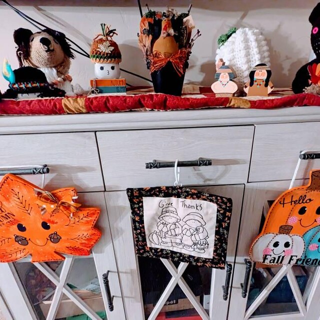 Hello Fall Friends Pumpkin Grouping THANKSGIVING Fall SIGN Hanger