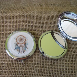 Snowy christmas window free