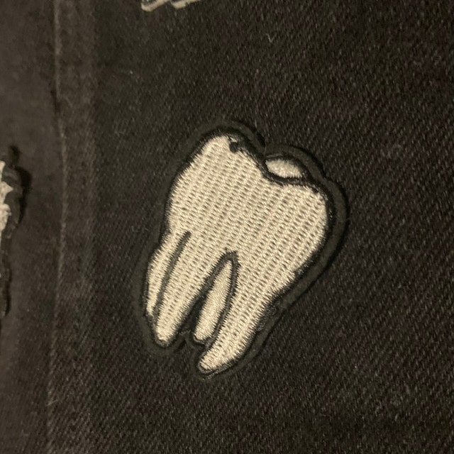 2-Pack Cute Tooth Iron On Patches - Embroidered Applique For Clothing, DIY Craft Repair