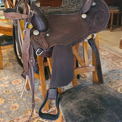 Selle Western en cuir sculptée à la main Roper Ranch 14 à 18