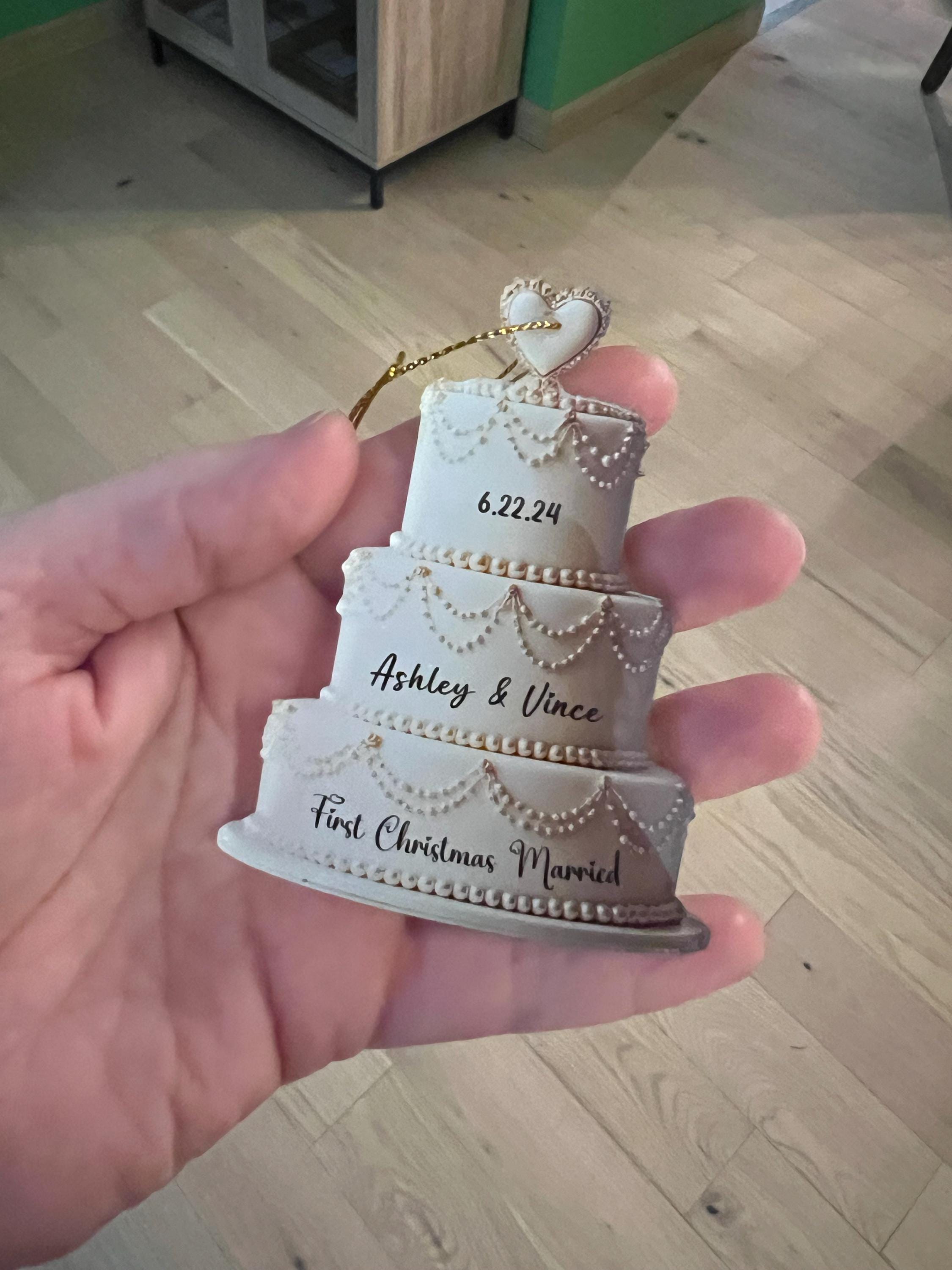 Personalized Wedding Cake 2D Flat Ornament, Custom Name Ornament, First Christmas Married Ornament, Mr Mrs Ornament, Gift for Him, Her