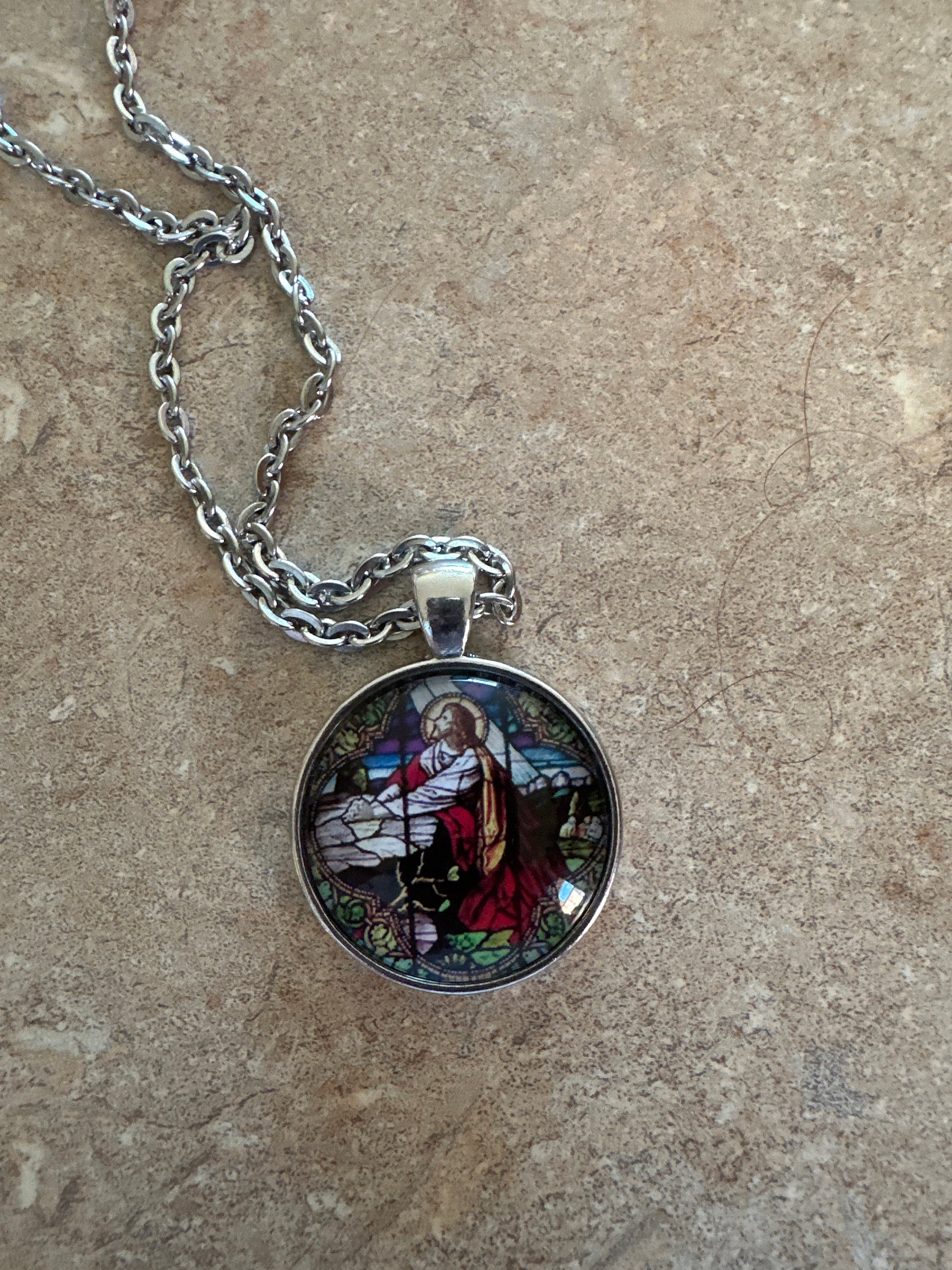 Jesus Christ Praying • Jesus Christ Jewelry • Christian Jewelry • Christian Gifts • Religious Gift • Christian Necklace • Jesus Jewelry