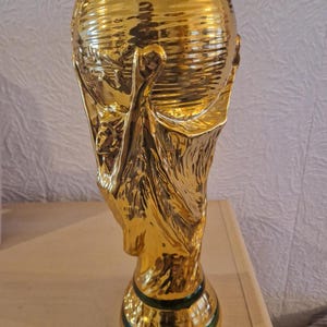 ワールドカップトロフィー 36cm 1.3kg、サッカーワールドカップ