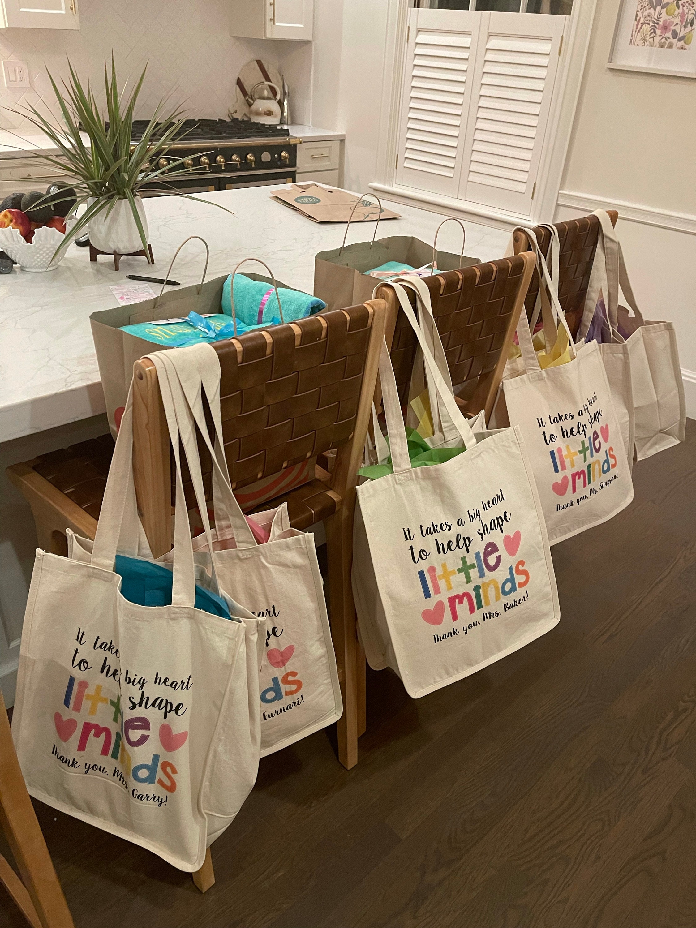 teacher tote bag - adorable teacher tote for kindergarten, first grade - teacher gift big heart to help shape little minds 22MSCL-022-BBag