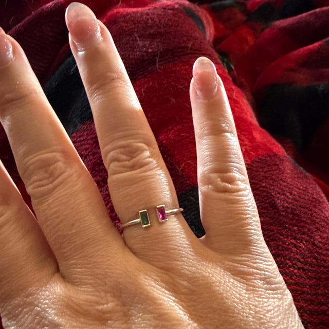 選べる 誕生石 Vertical Baguette リング Vertical Baguette Birthstone Ring by Caitlyn Minimalist