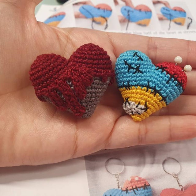 不気味なハートのかぎ針編みパターン：アミグルミのバレンタイン