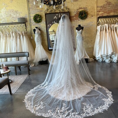 Vintage Ivory Lace Edge Wedding Veil
