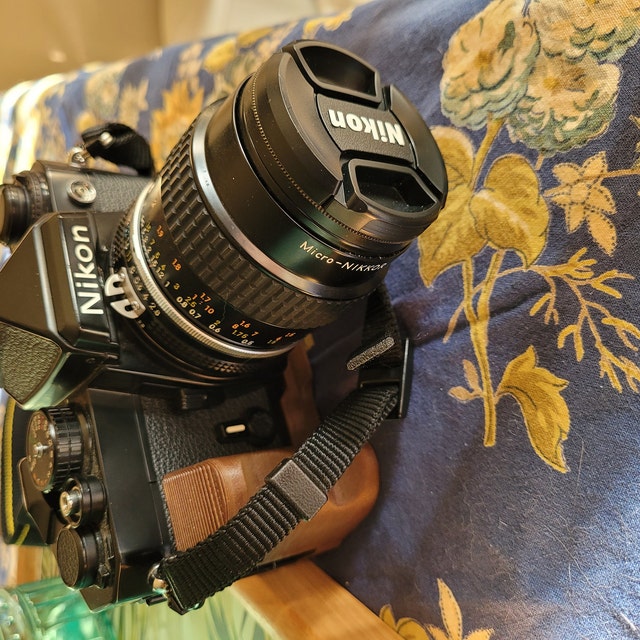 Arca Swiss マウント付き Nikon FE / FM / FM2 / FE 2 用木製
