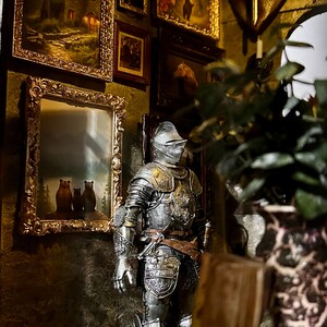 ミニチュア城用の鎧！（受注生産 - 1:12スケール） - Etsy 日本