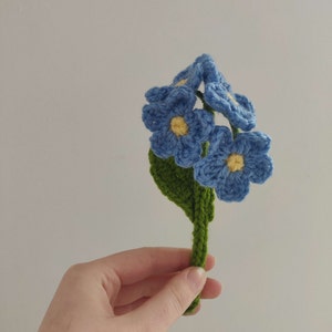 HVIHWI Fiori all'uncinetto fatti a mano, regalo di supporto emotivo, piccole decorazioni da ufficio lavorate all'uncinetto in vaso, bel cuore rosso, pianta in vaso, regalo motivazionale per il