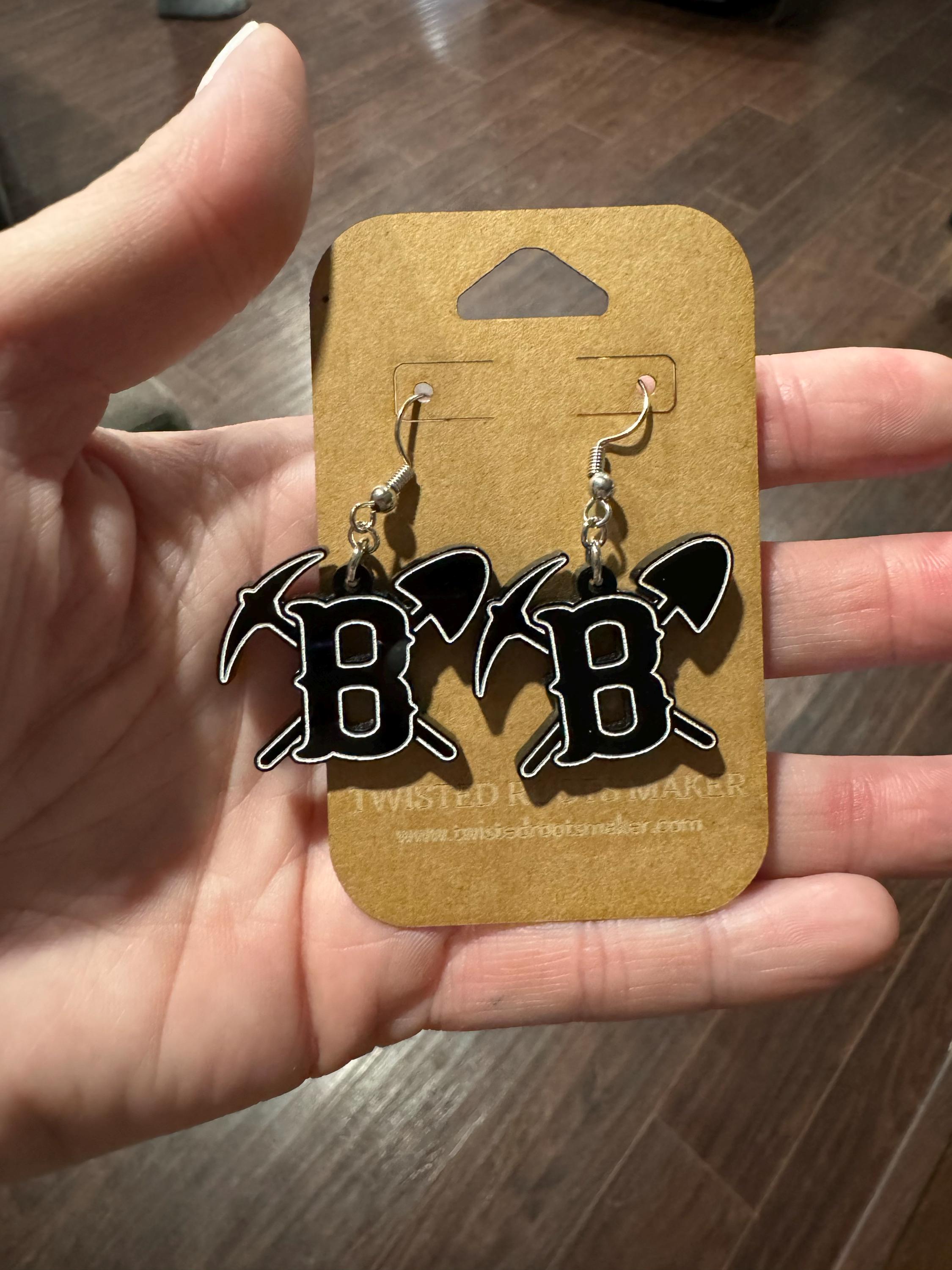 Individuelle, lasergeschnittene und bemalte Ohrhänger mit Schulmaskottchen/Logo | High School | College | Band | Cheerleader | Booster | Spendenaktion