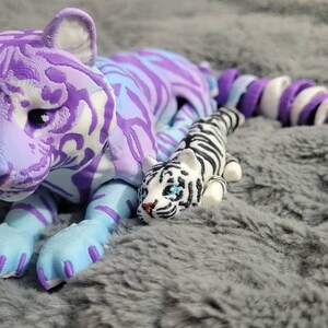 Nitro HEITMANN PET Plüschtiger, 25 Cm – Aus 100% Recycelten PET-Flaschen, Nachhaltig & Kuschelig