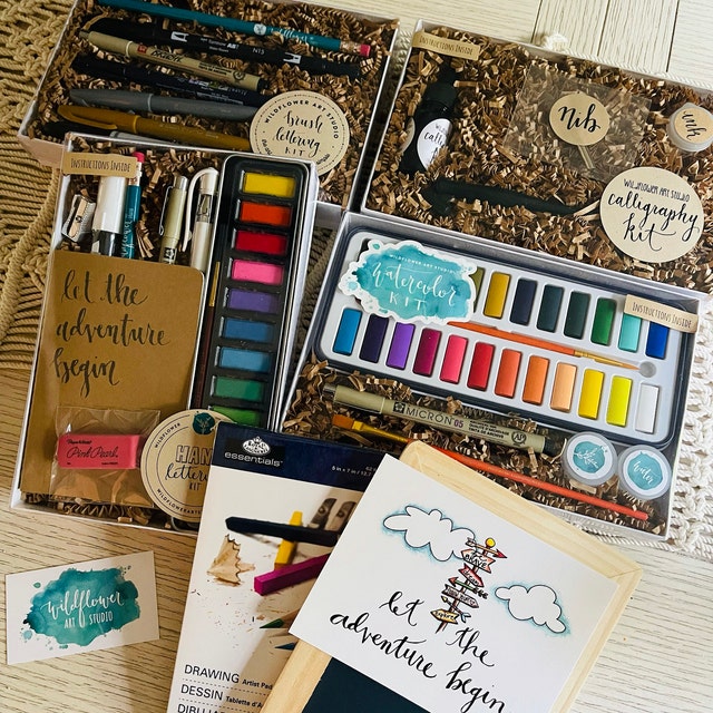 Brush Lettering Calligraphy Set with Book and Pens — Wildflower