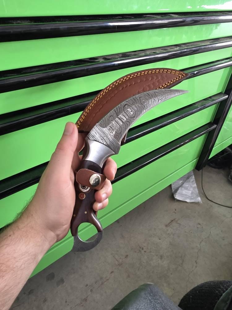 Custom Damascus Steel Karambit Knife-Personalized Hunting Knife, Groomsman Gift, EDC Camping Blade, Gift for Boyfriend or dad Husband Gift
