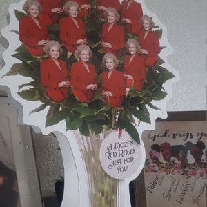 The Golden Girls – A Dozen Red Roses Printed Bouquet – Features Betty White, Anniversary, Mother's Day, Birthday, Valentines Day Gift & Decor for
