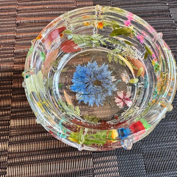 Woven Resin Bunny Tray Sitter main image 0
