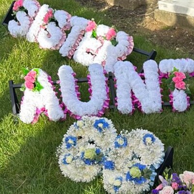 Nana LETTER Funeral Memorial Tribute Artificial Flowers Silk Flower Letters Casket Topper Wreath With Stand Nana LETTER Funeral Memorial Tribute Artificial Flowers Silk Flower Letters Casket Topper Wreath With Stand