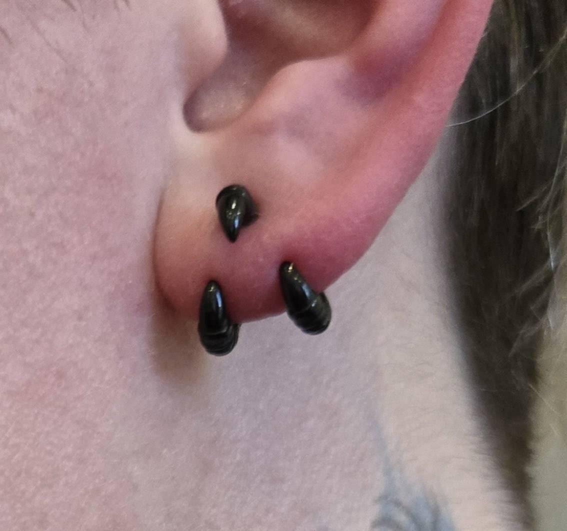 Dragon Claw Front and back earrings, claw earrings, Ear jacket earrings, Gothic earrings, edgy earring, dragon earrings, dragon claw studs