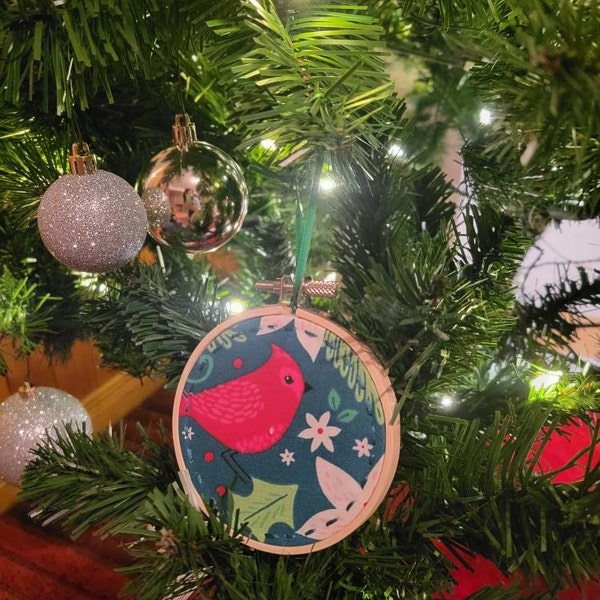 Ornement de Noël - DIOCHE - Mini Boîte Drôle - PVC - 8 cm - Coloré